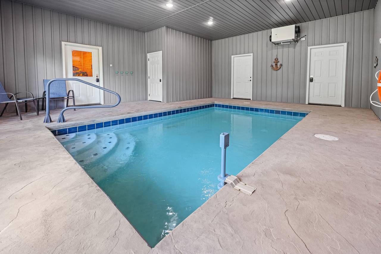 Private indoor heated swimming pool! Private indoor heated swimming pool!