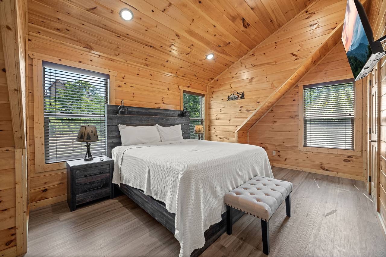 2nd upper level king with TV and shared ensuite full bath 2nd upper level king with TV and shared ensuite full bath