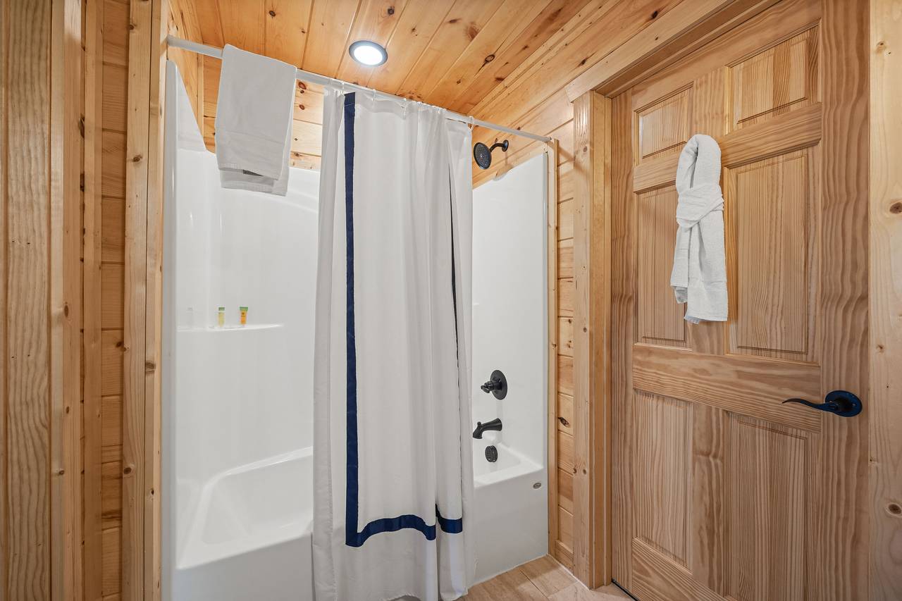 2nd upper level shared ensuite full bath with tub/shower combo 2nd upper level shared ensuite full bath with tub/shower combo