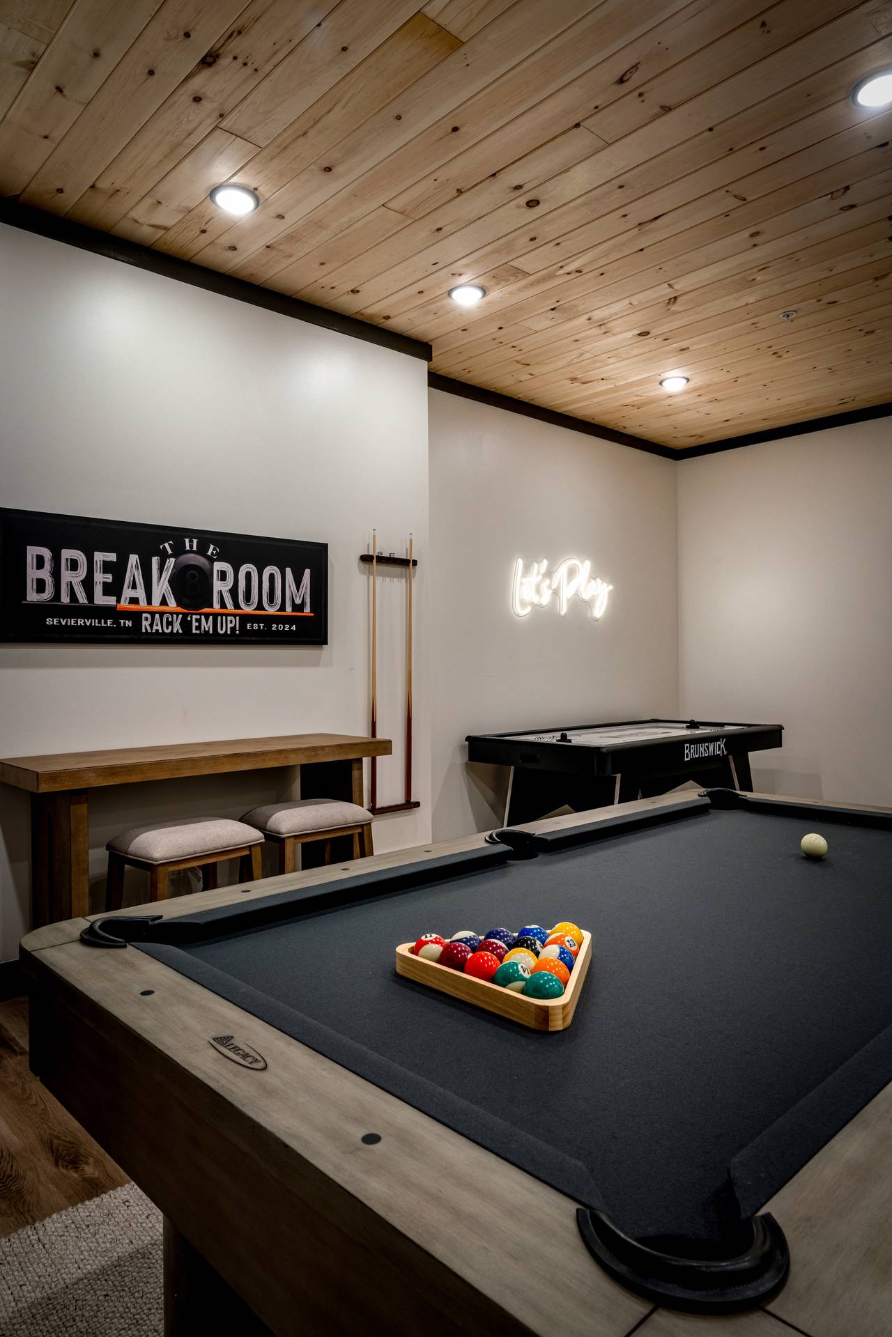 Gameroom: Pool Table, Golden Tee, Multi-Cade, & Air Hockey Gameroom: Pool Table, Golden Tee, Multi-Cade, & Air Hockey