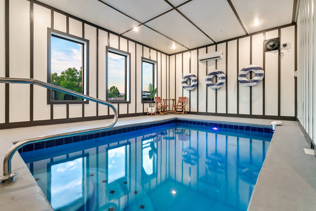Private indoor heated pool! Private indoor heated pool!