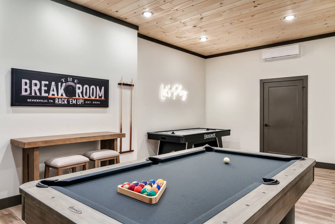 Gameroom: Pool Table, Golden Tee, Multi-Cade, & Air Hockey Gameroom: Pool Table, Golden Tee, Multi-Cade, & Air Hockey