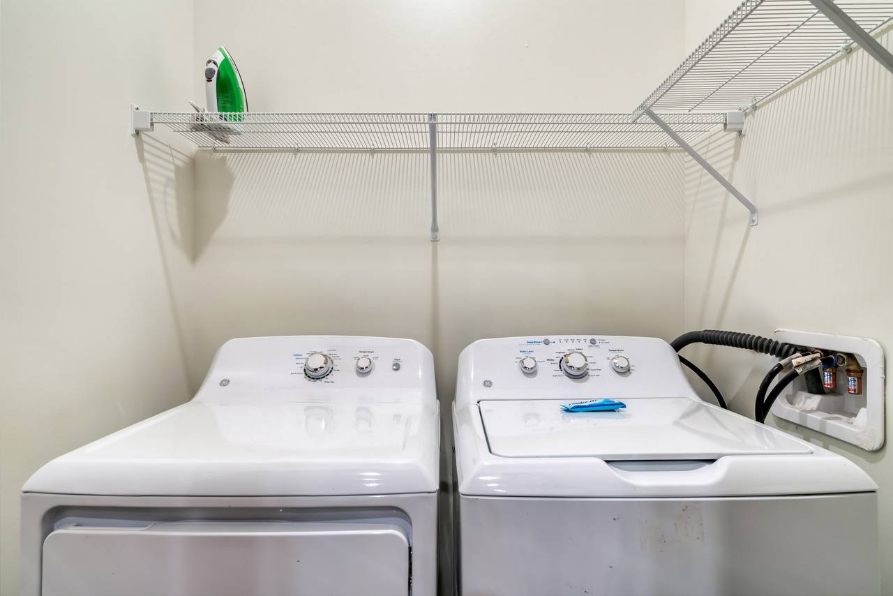 Side by side washing machine and dryer Side by side washing machine and dryer