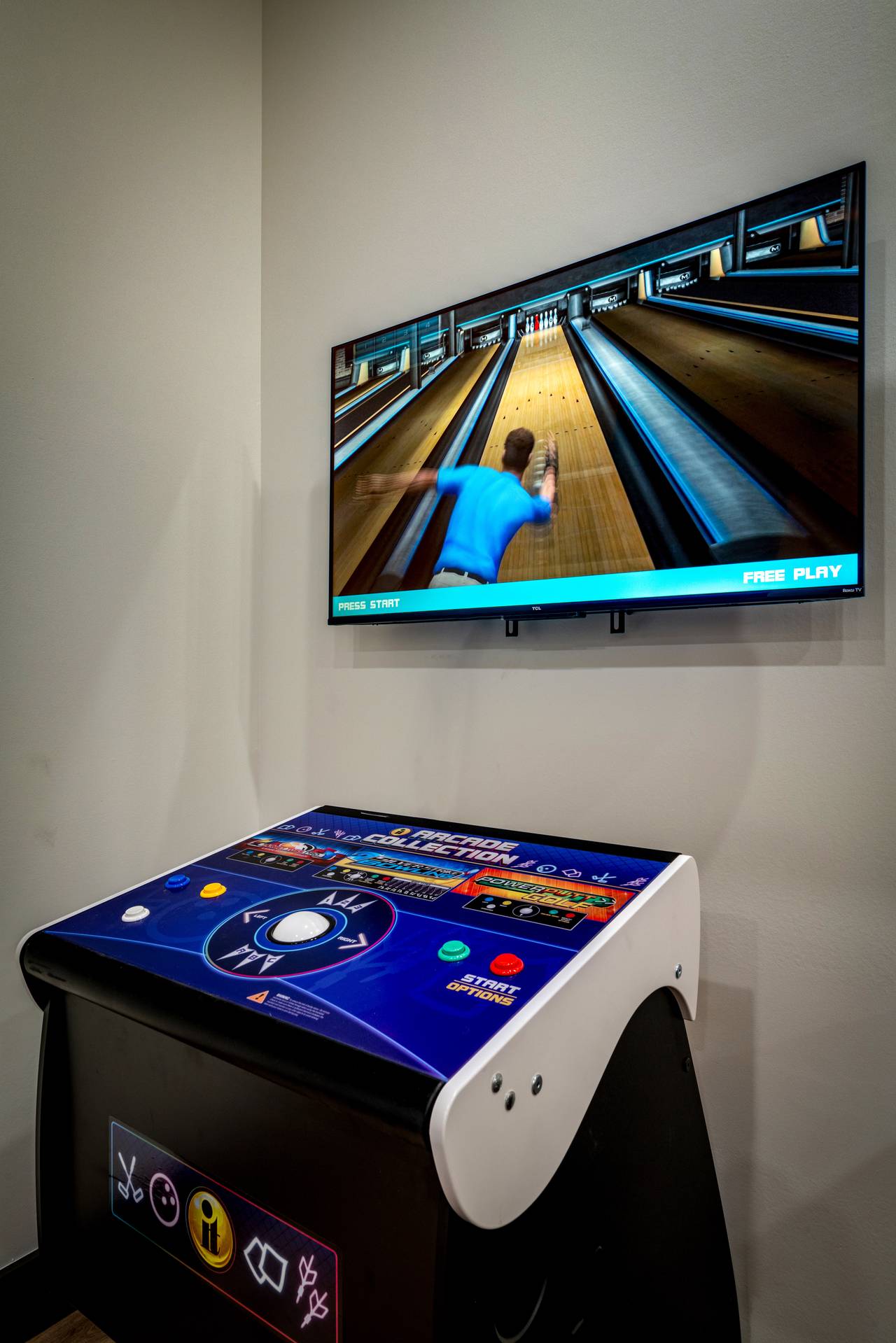 Gameroom: Pool Table, Golden Tee, Multi-Cade, & Air Hockey Gameroom: Pool Table, Golden Tee, Multi-Cade, & Air Hockey