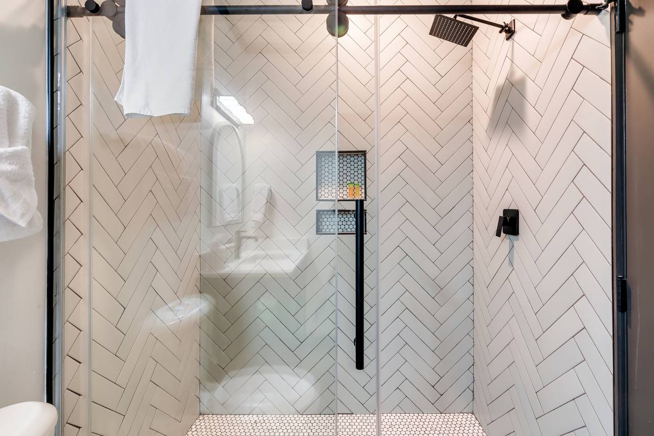 Entry level ensuite full bath with standing shower Entry level ensuite full bath with standing shower