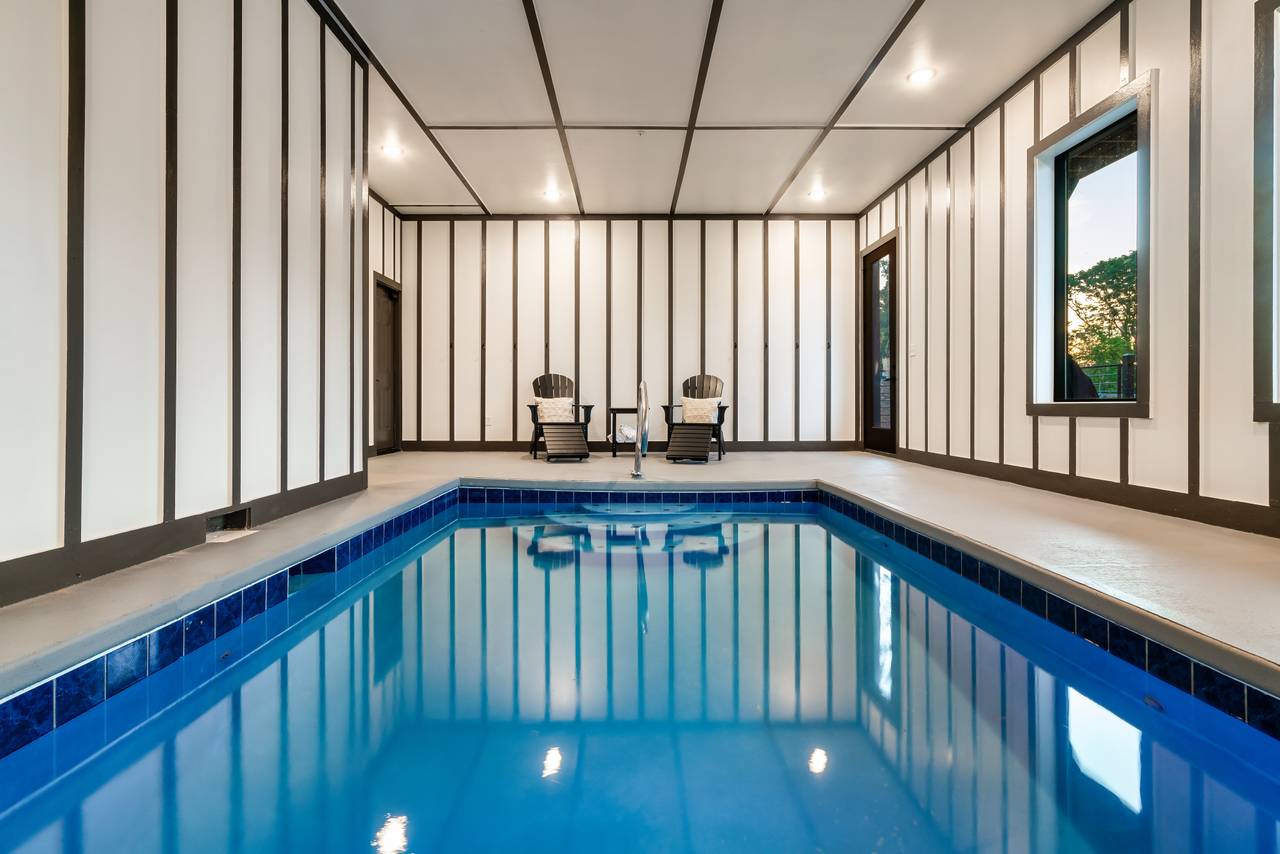 Private indoor heated pool! Private indoor heated pool!
