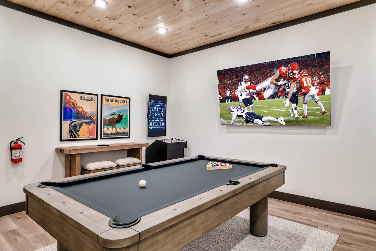 Gameroom: Pool Table, Golden Tee, Multi-Cade, & Air Hockey Gameroom: Pool Table, Golden Tee, Multi-Cade, & Air Hockey