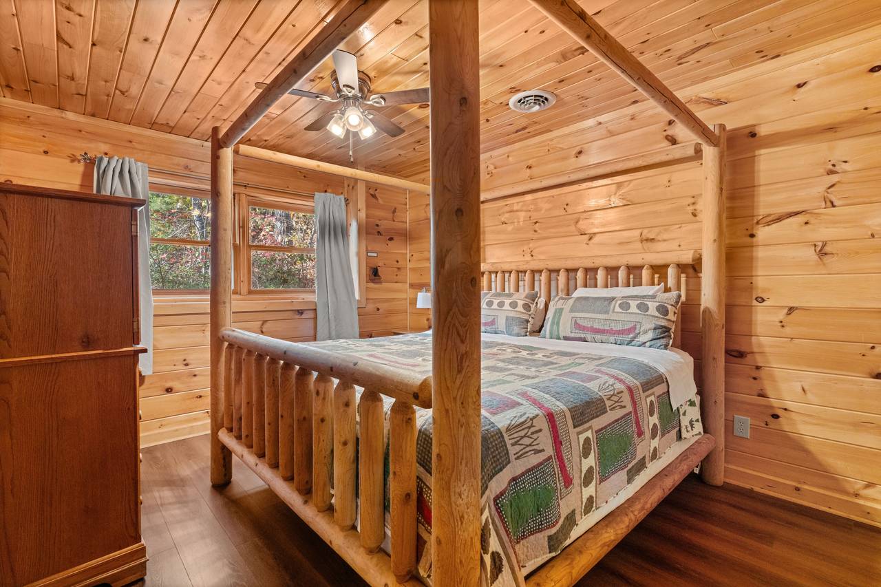 Lower level king bedroom near shared full bath Lower level king bedroom near shared full bath