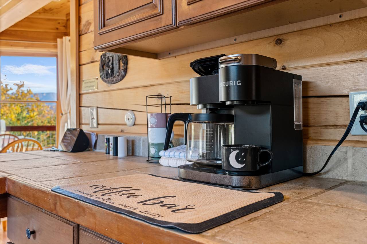 Coffee pot and Keurig combo ~ perfect start to your morning Coffee pot and Keurig combo ~ perfect start to your morning