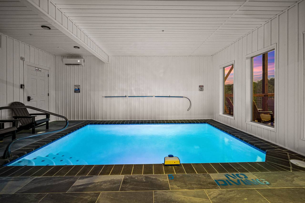 Private indoor heated pool! Private indoor heated pool!