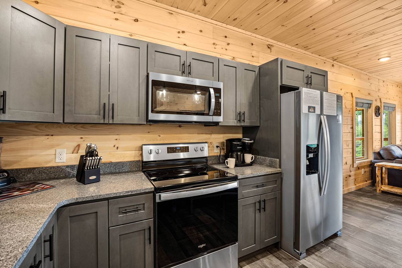 Fully equipped kitchen: cook/bake/dinner/silver-ware included Fully equipped kitchen: cook/bake/dinner/silver-ware included