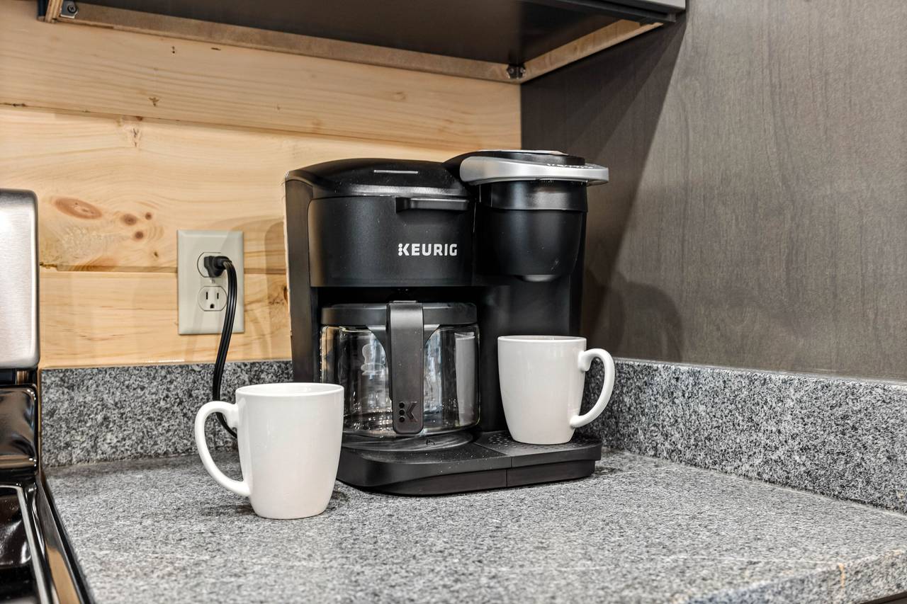 Coffee pot and Keurig Coffee pot and Keurig
