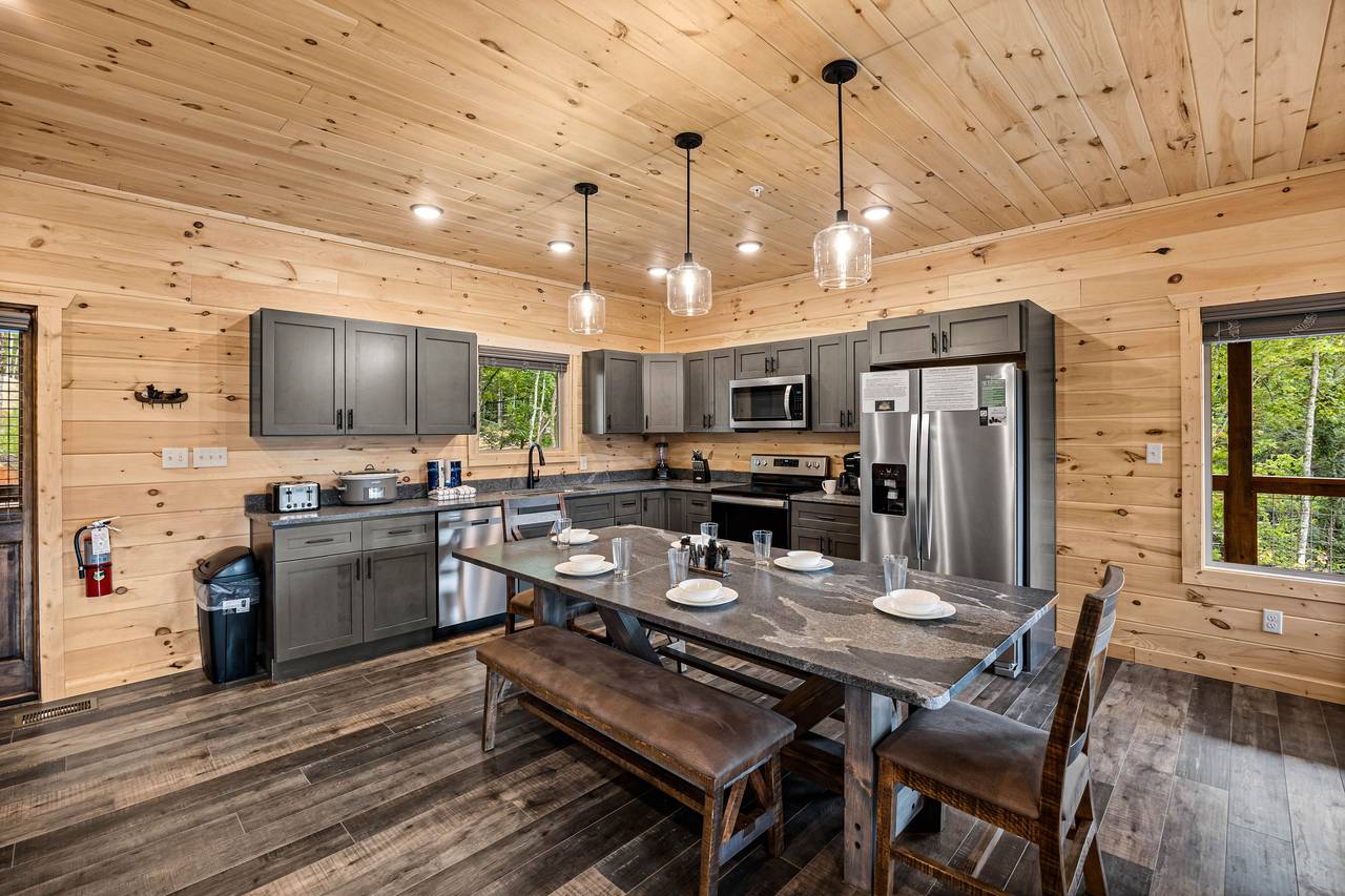 Fully equipped kitchen: cook/bake/dinner/silver-ware included Fully equipped kitchen: cook/bake/dinner/silver-ware included