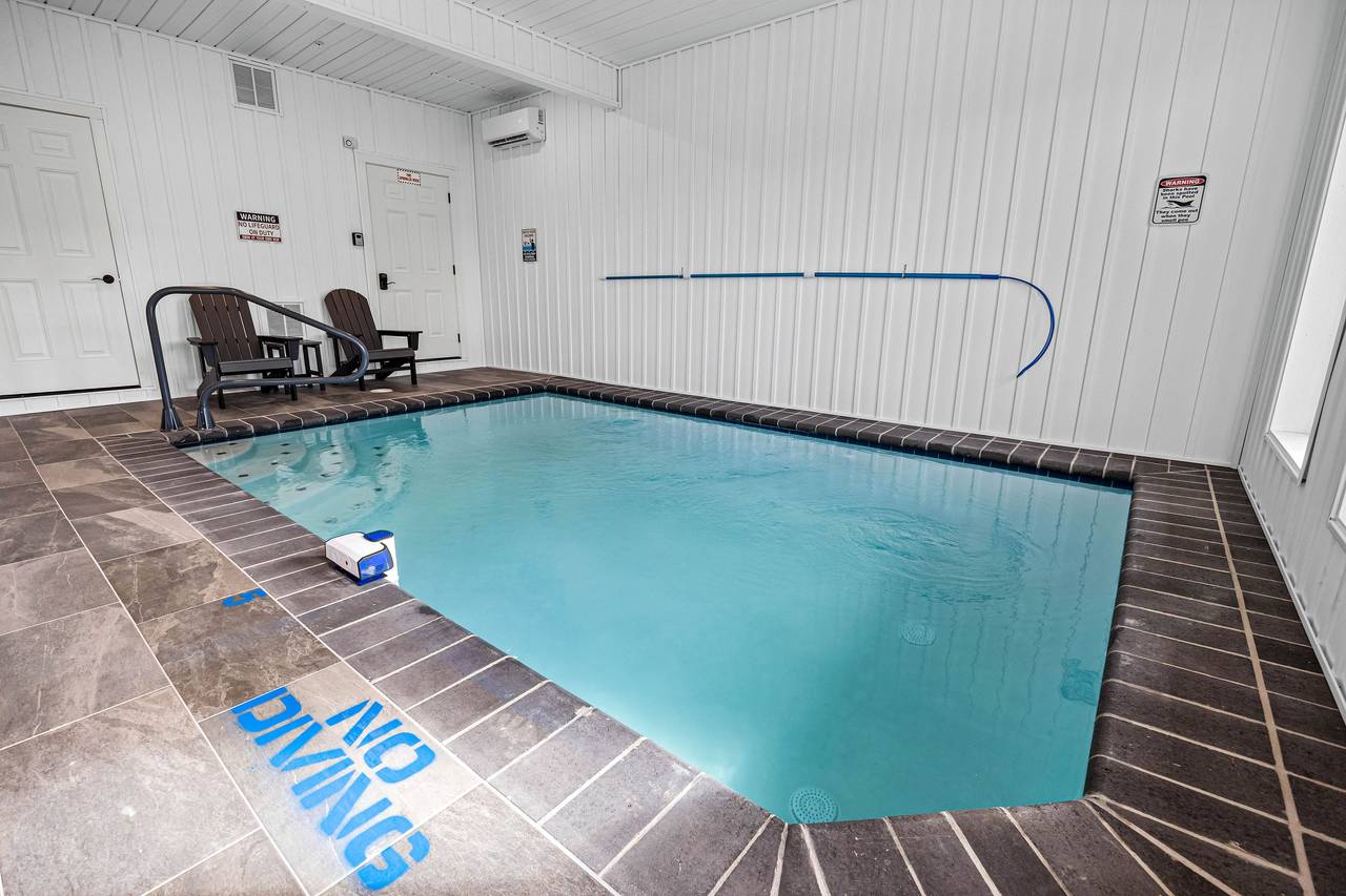 Private indoor heated swimming pool! Private indoor heated swimming pool!