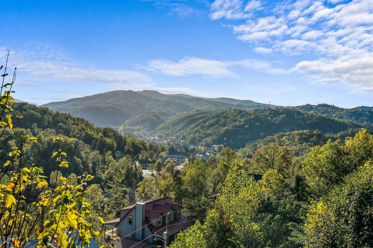 Views of the Smoky Mountains! Views of the Smoky Mountains!