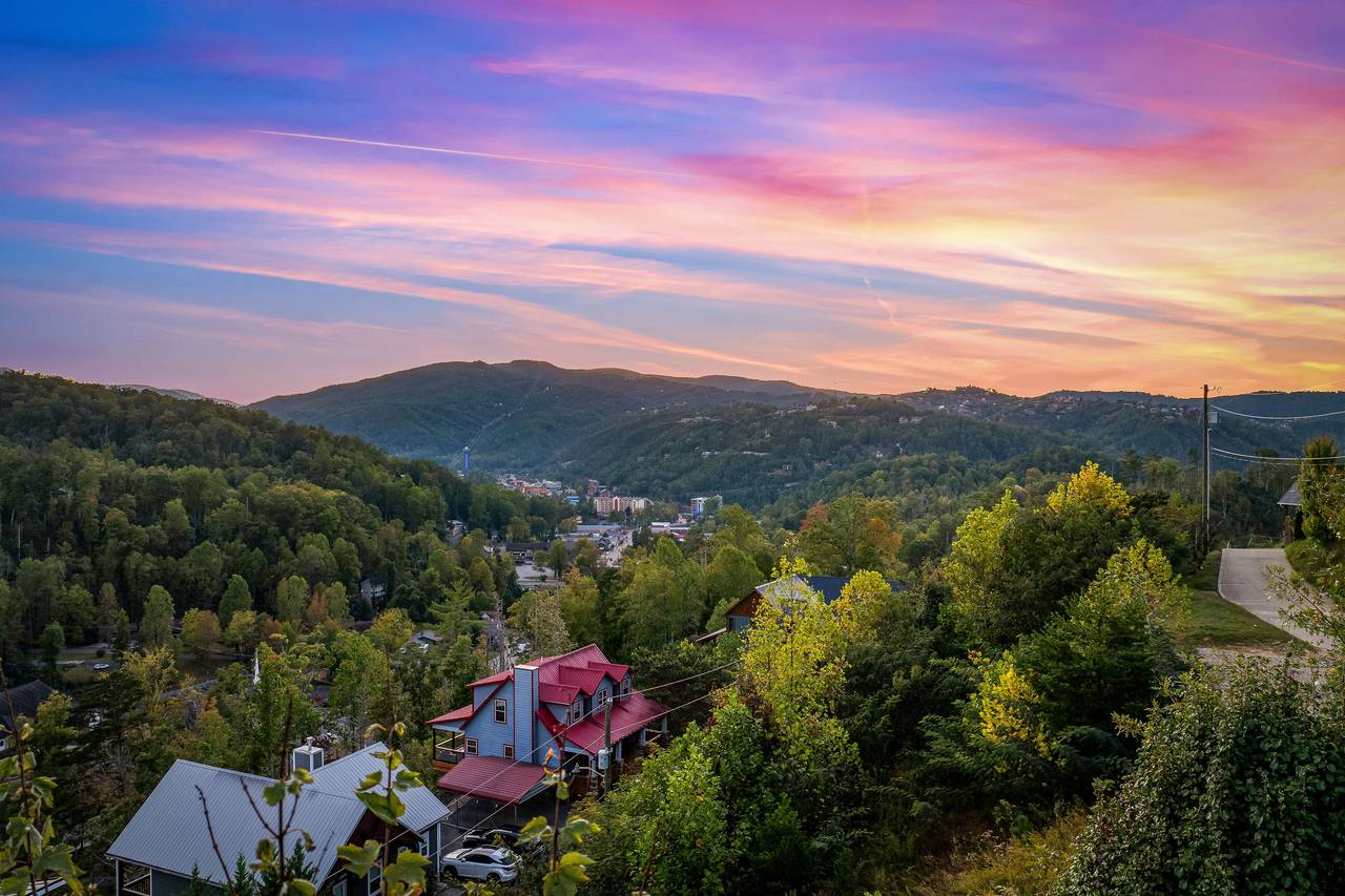 Views of the Smoky Mountains! Views of the Smoky Mountains!