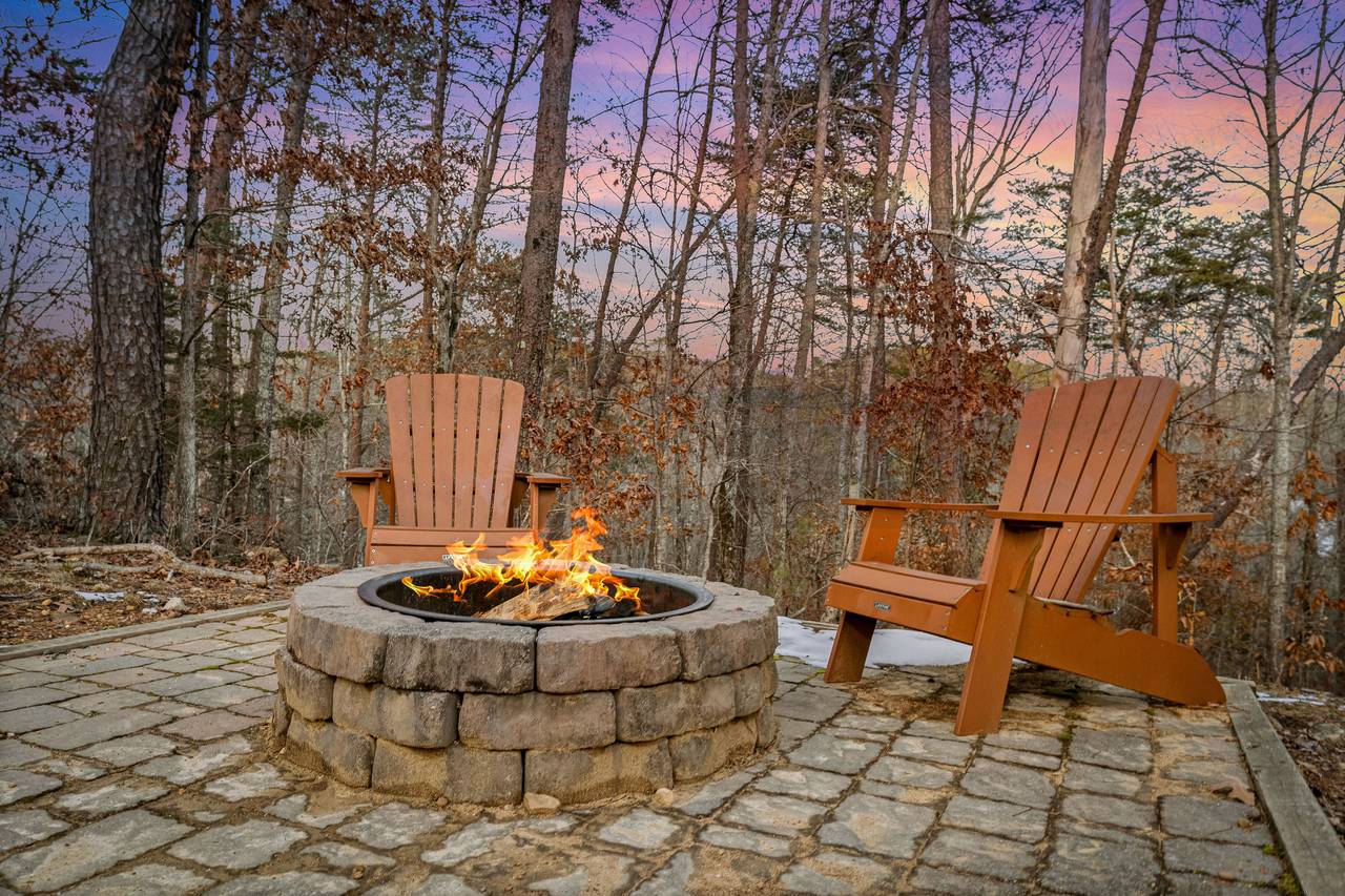 Gather around the outdoor firepit to roast marshmallows! Gather around the outdoor firepit to roast marshmallows!
