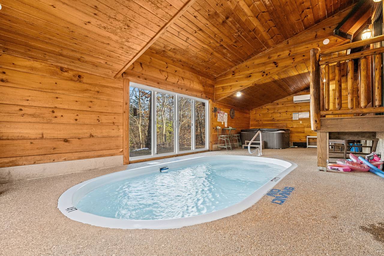 Splish splash in your own. heated. indoor swimming pool! Splish splash in your own. heated. indoor swimming pool!