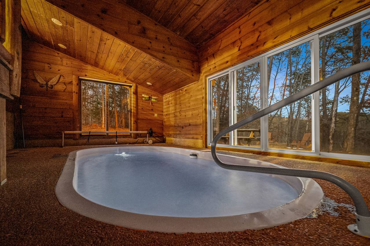 Splish splash in your own. heated. indoor swimming pool! Splish splash in your own. heated. indoor swimming pool!