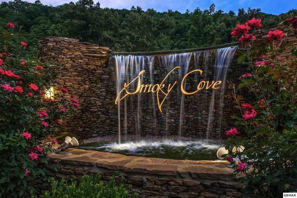 Smoky Cove Entrace