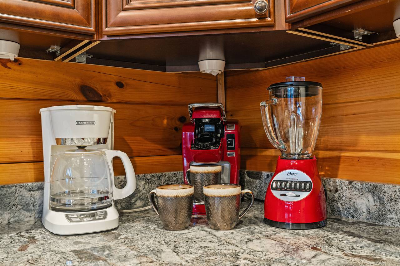 Fully equipped kitchen: cook/dinner//bake/silver-ware provided Fully equipped kitchen: cook/dinner//bake/silver-ware provided