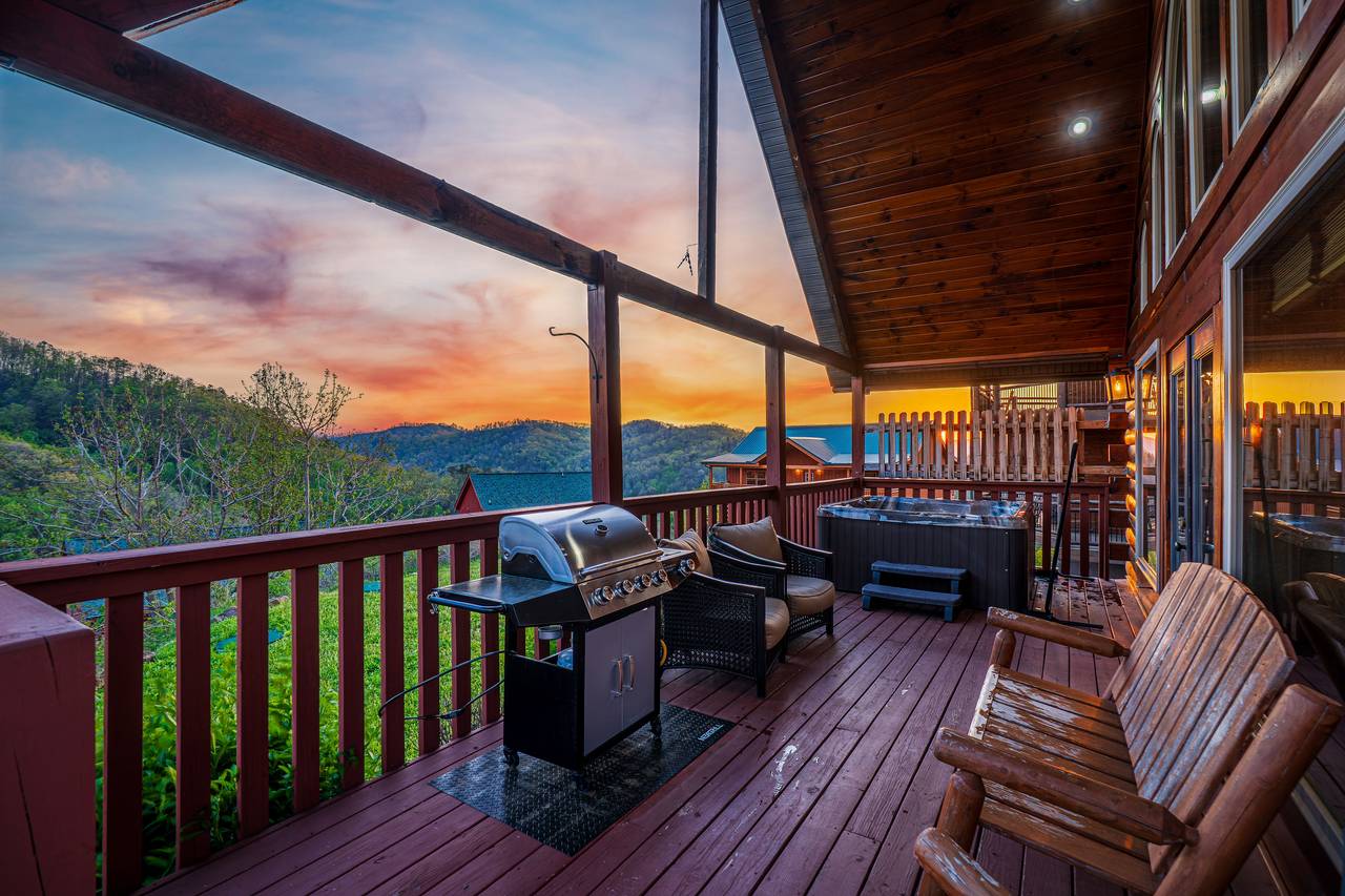 Gas grill and views of the Great Smoky Mountains! Gas grill and views of the Great Smoky Mountains!