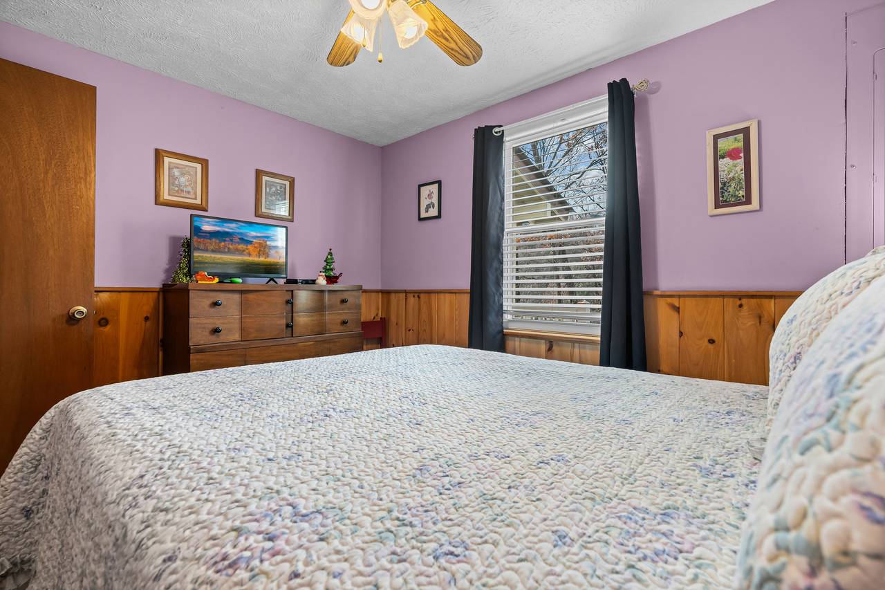 Bed 2: Entry level queen with TV Bed 2: Entry level queen with TV
