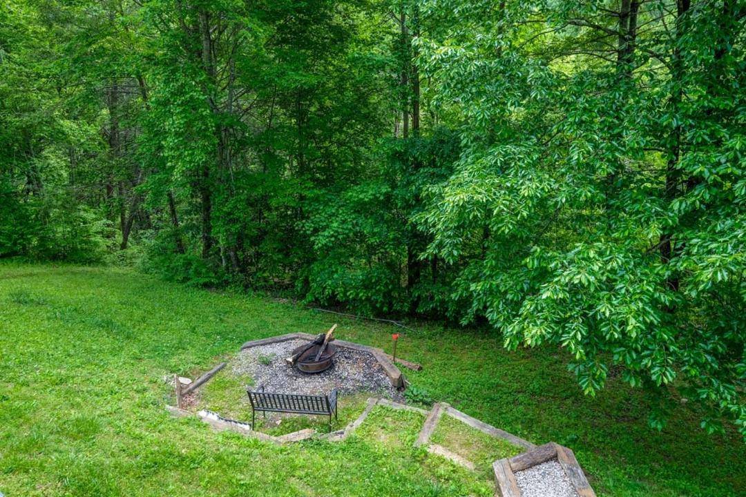 Outdoor firepit