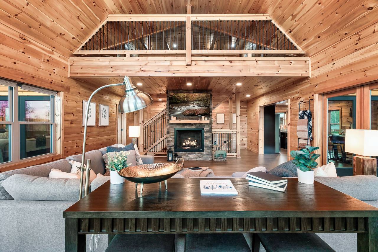 Living room: comfy seating, TV, gas fireplace, & sleeper sofa! Living room: comfy seating, TV, gas fireplace, & sleeper sofa!