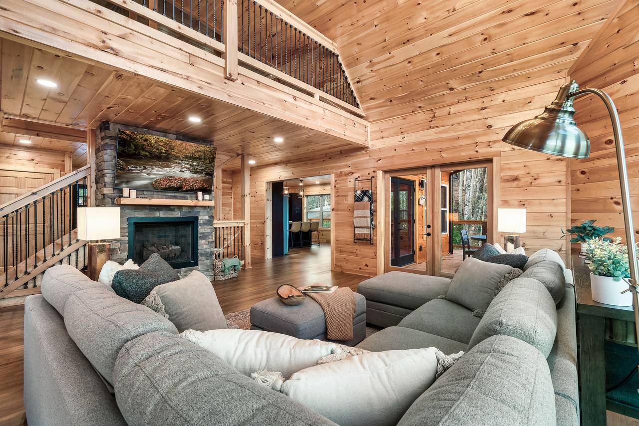 Living room: comfy seating, TV, gas fireplace, & sleeper sofa! Living room: comfy seating, TV, gas fireplace, & sleeper sofa!