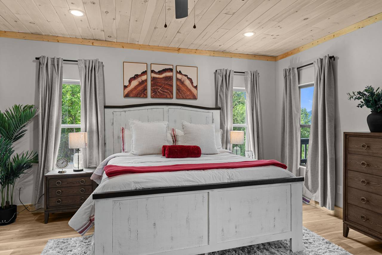 Entry Level King Bedroom With Ensuite Bath Entry Level King Bedroom With Ensuite Bath