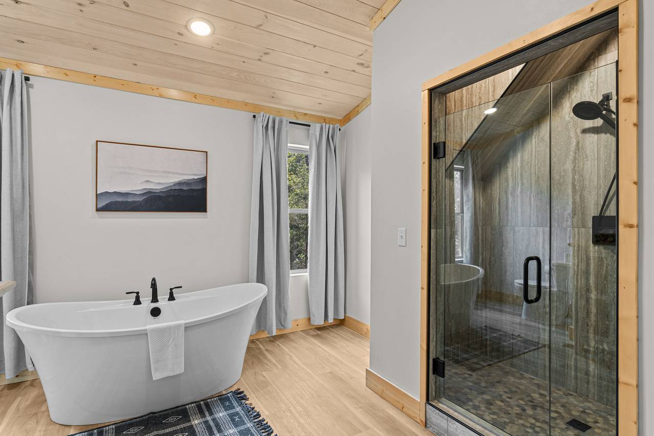 Bathroom With Soaker Tub & Walk-In Shower Bathroom With Soaker Tub & Walk-In Shower