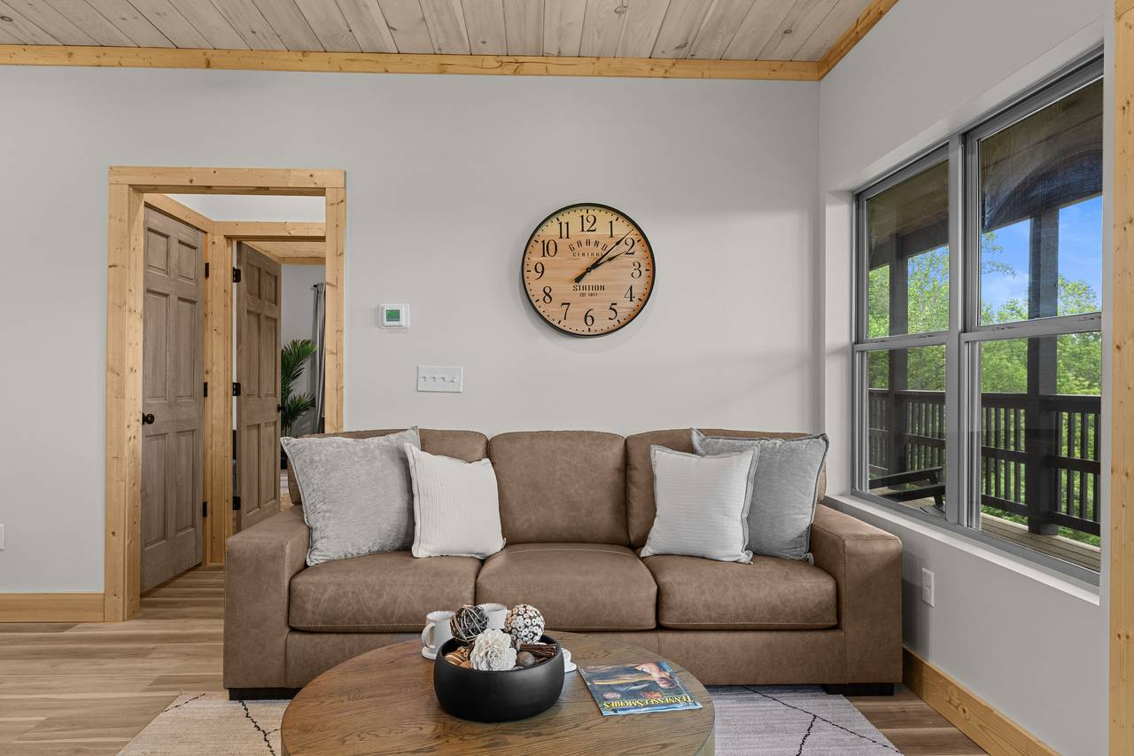 Spacious Living Room With Fireplace & Smart TV Spacious Living Room With Fireplace & Smart TV