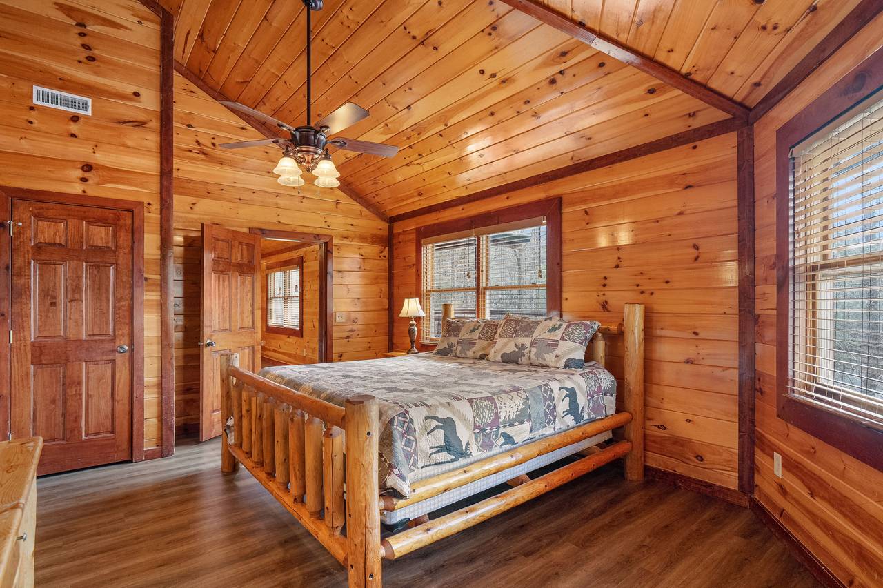 Another inviting king suite. Another inviting king suite.