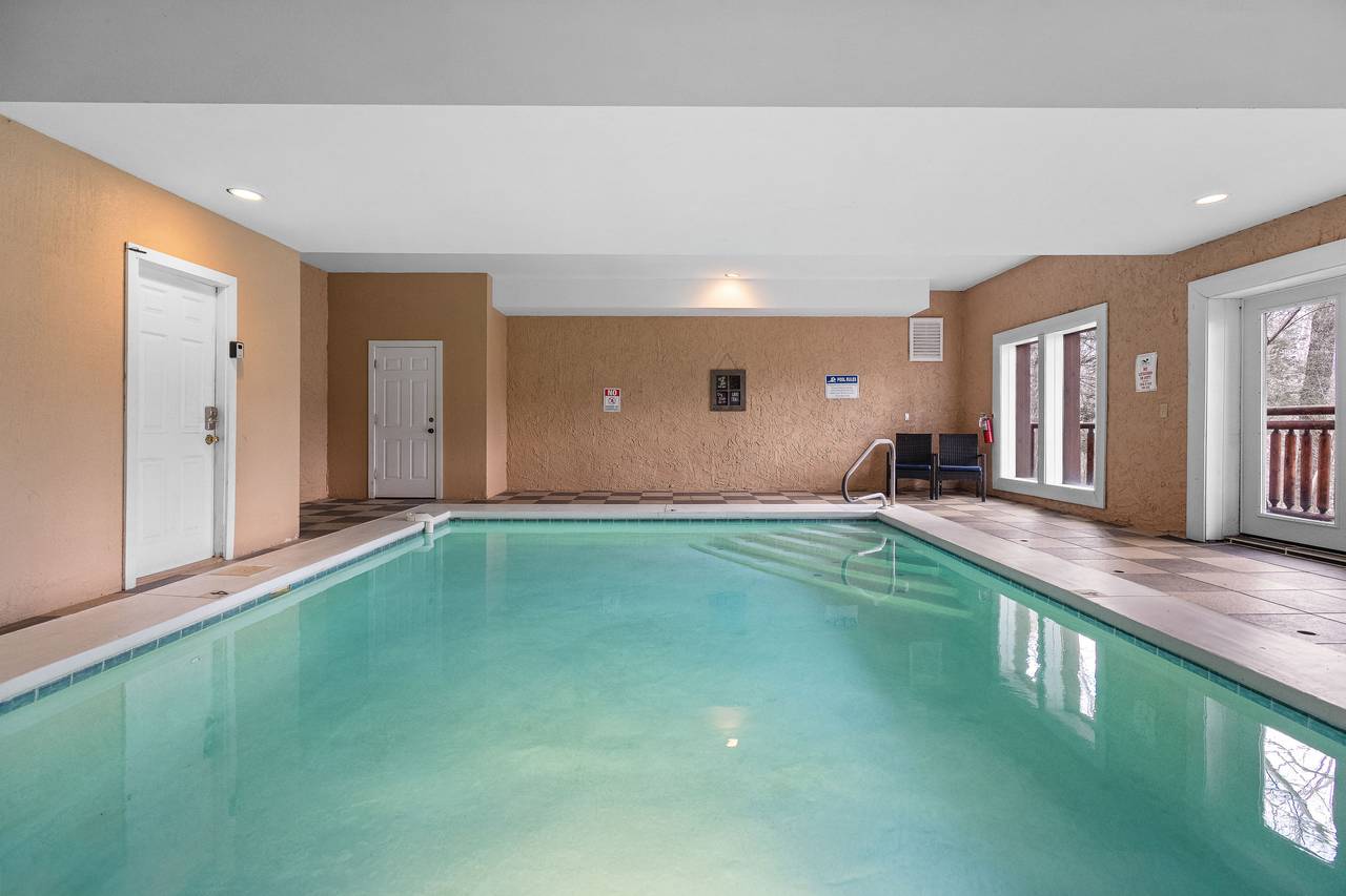 Year-round fun in the heated indoor pool. Year-round fun in the heated indoor pool.