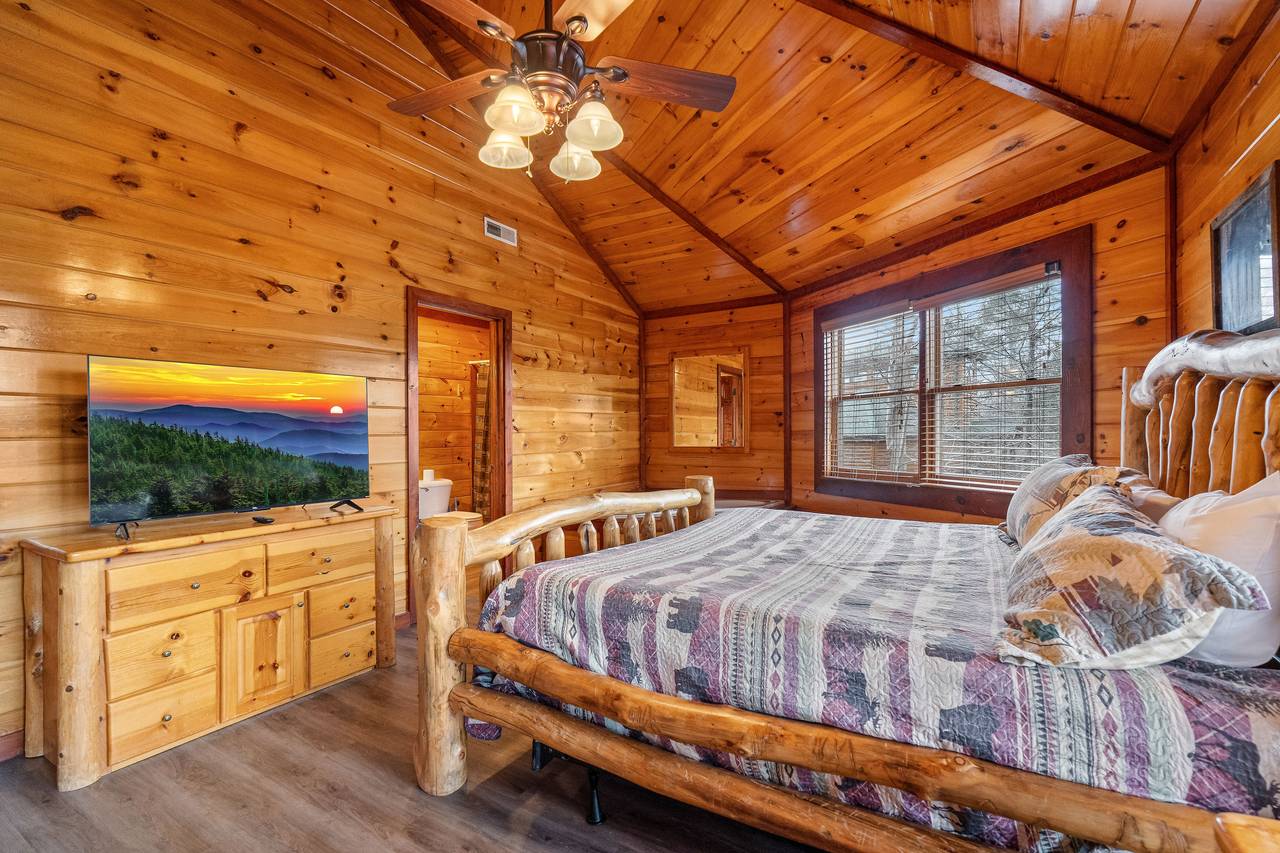 Comfortable king bedroom retreat. Comfortable king bedroom retreat.