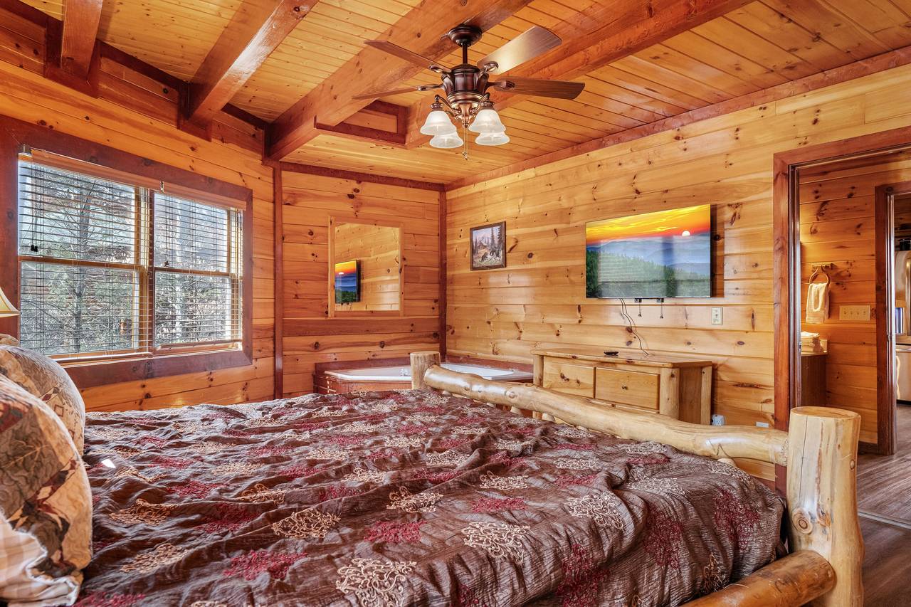 King suite with private bathroom. King suite with private bathroom.