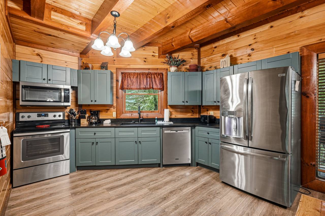Fully equipped kitchen for easy meals. Fully equipped kitchen for easy meals.