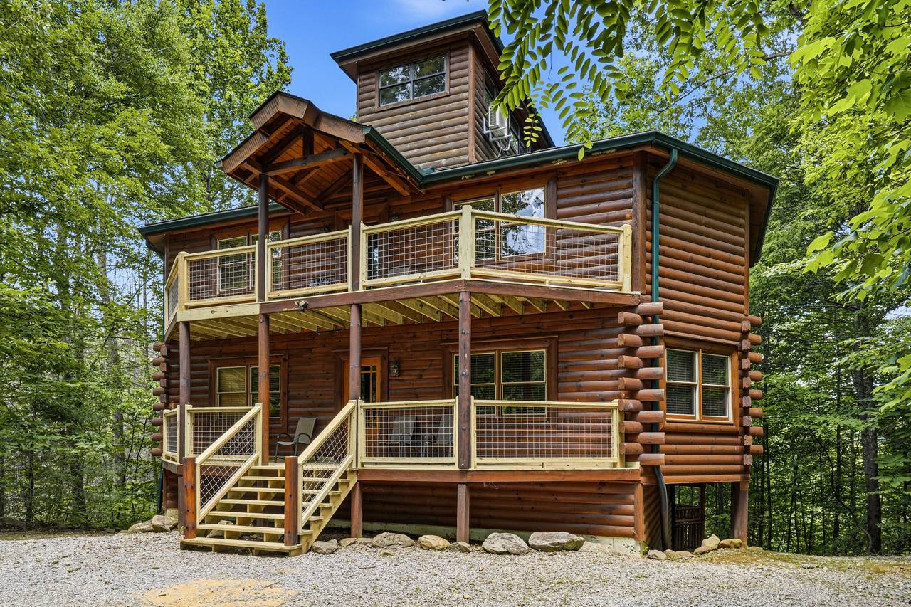 Welcome to Cherokee Pool Lodge, Offered by Bear Tracts. Welcome to Cherokee Pool Lodge, Offered by Bear Tracts.