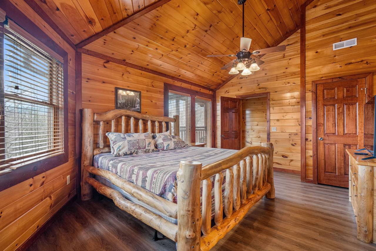 Comfortable king bedroom retreat. Comfortable king bedroom retreat.