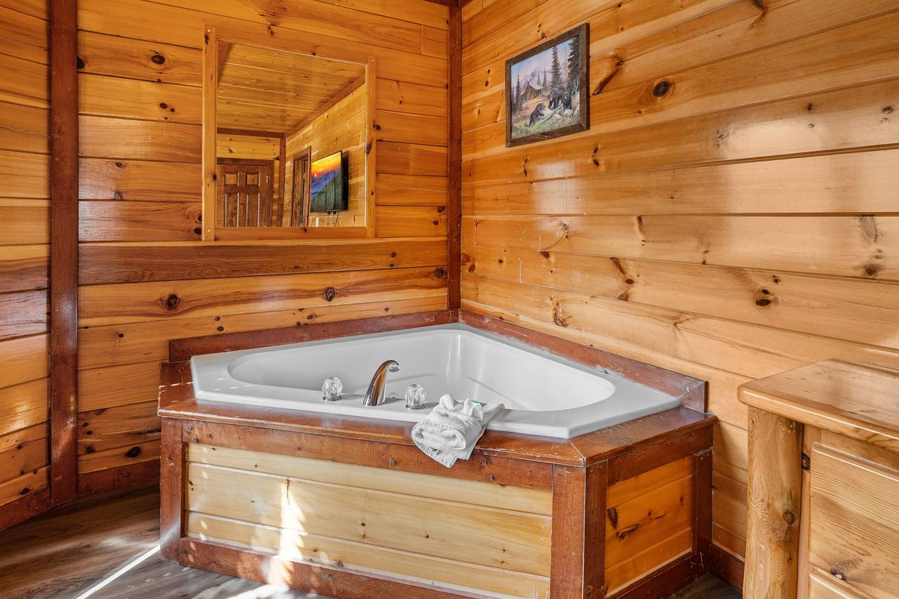 Relax in the suite's jacuzzi tub. Relax in the suite's jacuzzi tub.