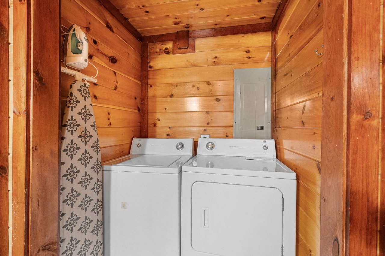 Full size washer and dryer - free to use Full size washer and dryer - free to use