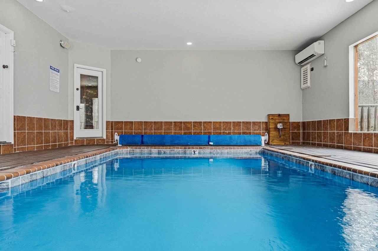 <span class="name">Splish splash in a private indoor heated pool!</span> <span class="name">Splish splash in a private indoor heated pool!</span>
