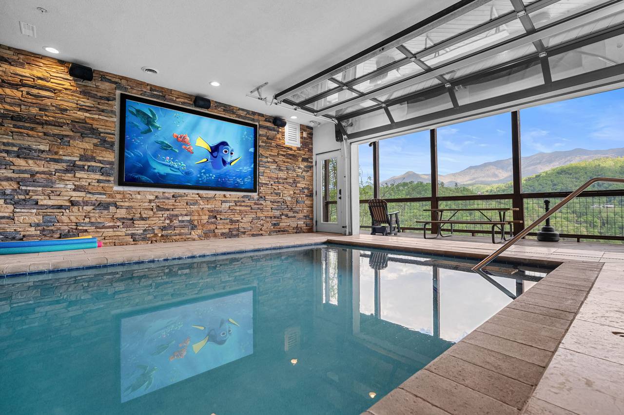 Splash around at Splashtastic View Lodge! Splash around at Splashtastic View Lodge!