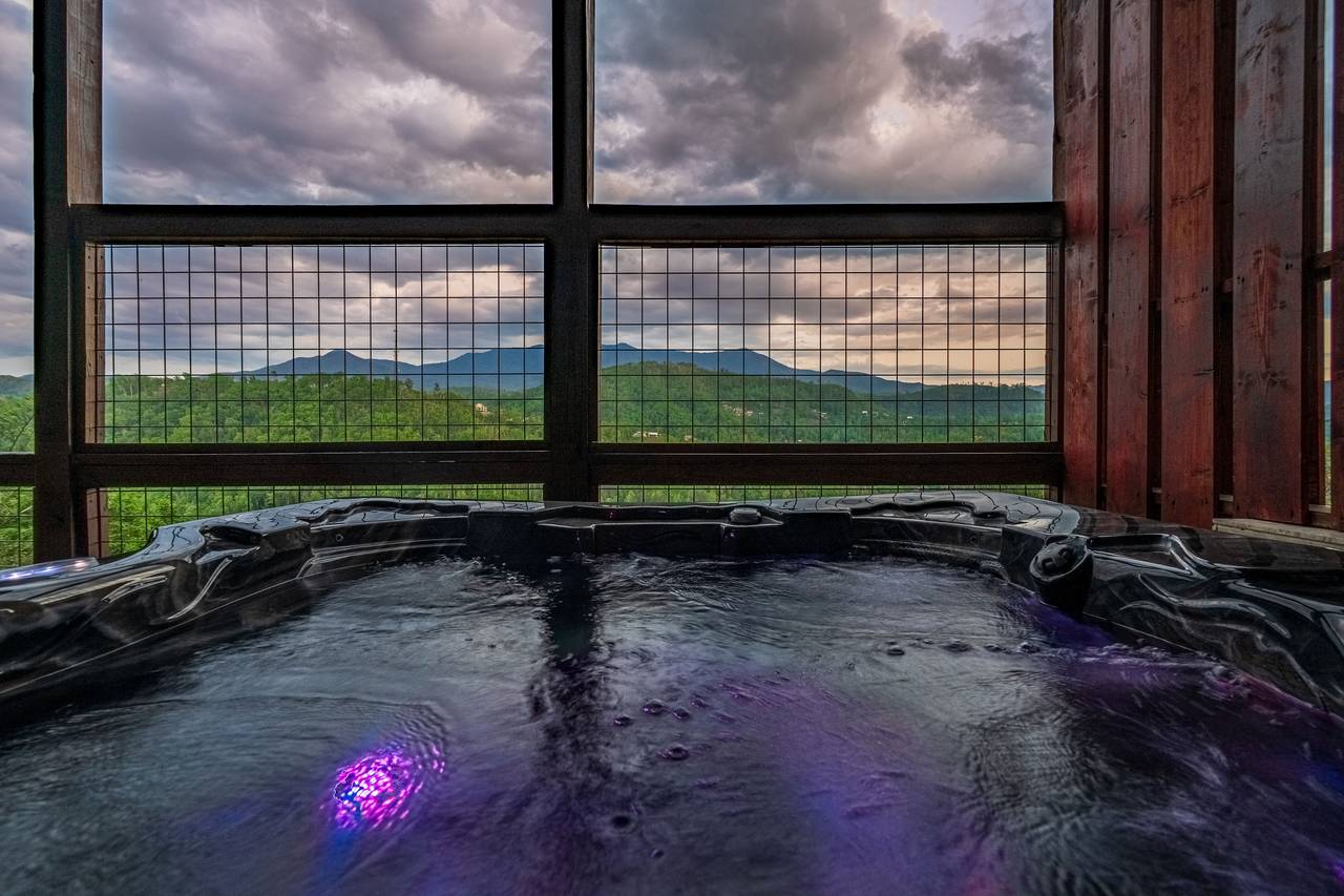 Soak morning noon and night in the hot tub on the back deck! Soak morning noon and night in the hot tub on the back deck!