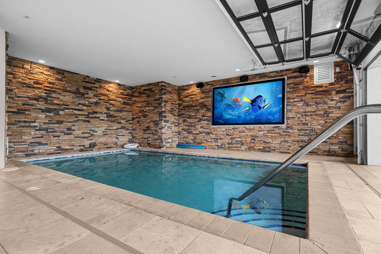 Splash around at Splashtastic View Lodge! Splash around at Splashtastic View Lodge!