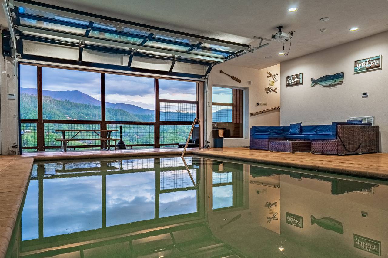 Splash around at Splashtastic View Lodge! Splash around at Splashtastic View Lodge!