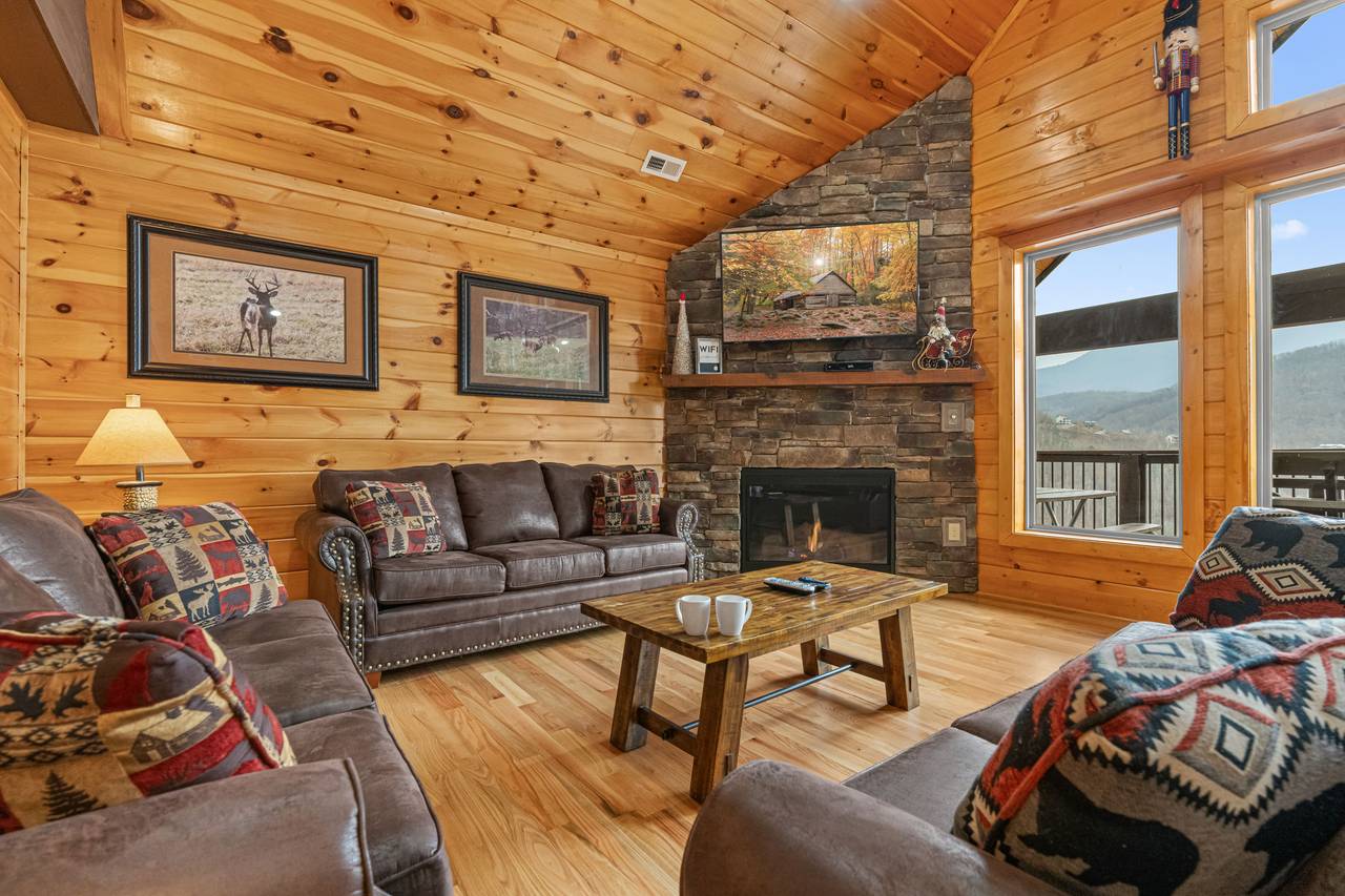 <span class="name">Cozy Lodge-Style Living Room With Leather Seating</span> <span class="name">Cozy Lodge-Style Living Room With Leather Seating</span>