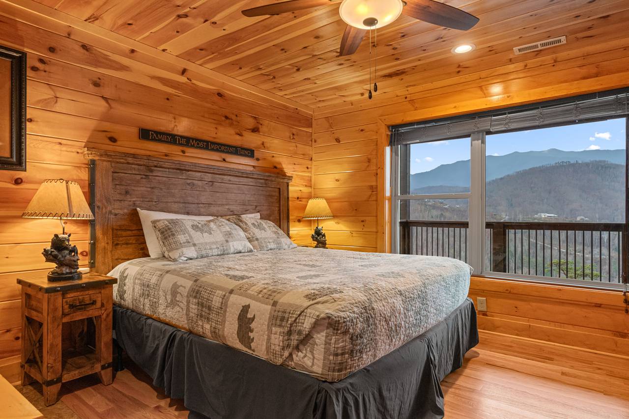<span class="name">King Bedroom With Jacuzzi Tub & Ensuite Bathroom</span> <span class="name">King Bedroom With Jacuzzi Tub & Ensuite Bathroom</span>