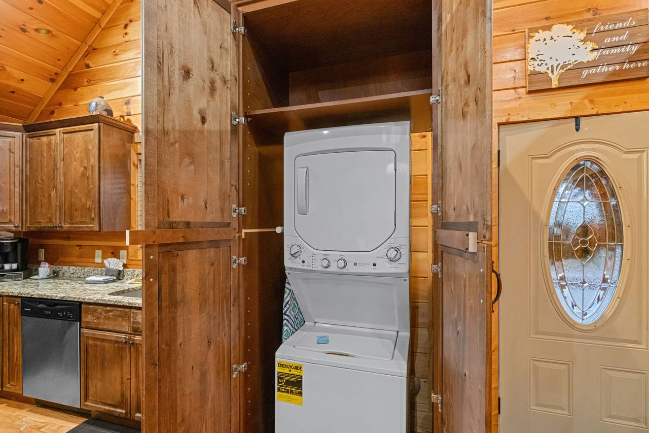 <span class="name">In-Home Washer & Dryer Available</span> <span class="name">In-Home Washer & Dryer Available</span>
